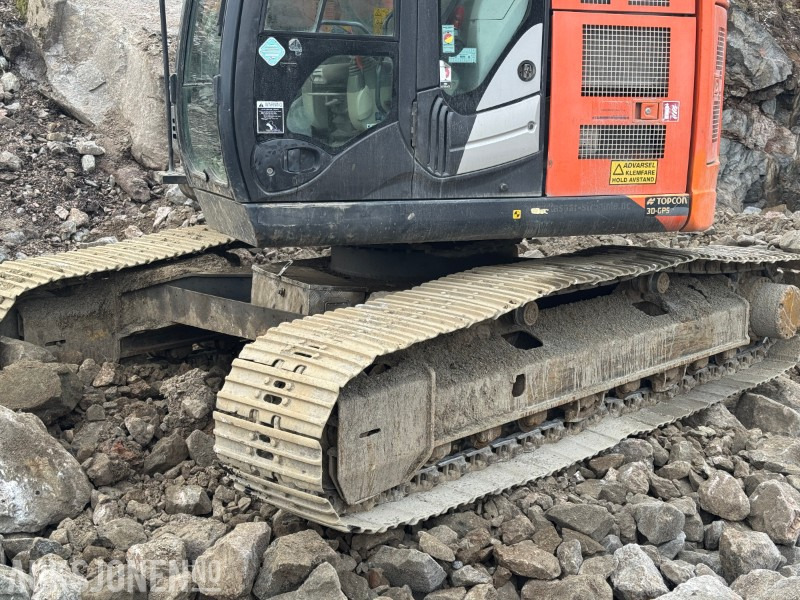 2014 Hitachi ZX225USLC-5B Beltegraver med tiltrotator og pusseskuffe - Excavator: picture 4 2014 Hitachi ZX225USLC-5B Beltegraver med tiltrotator og pusseskuffe - Excavator: picture 4