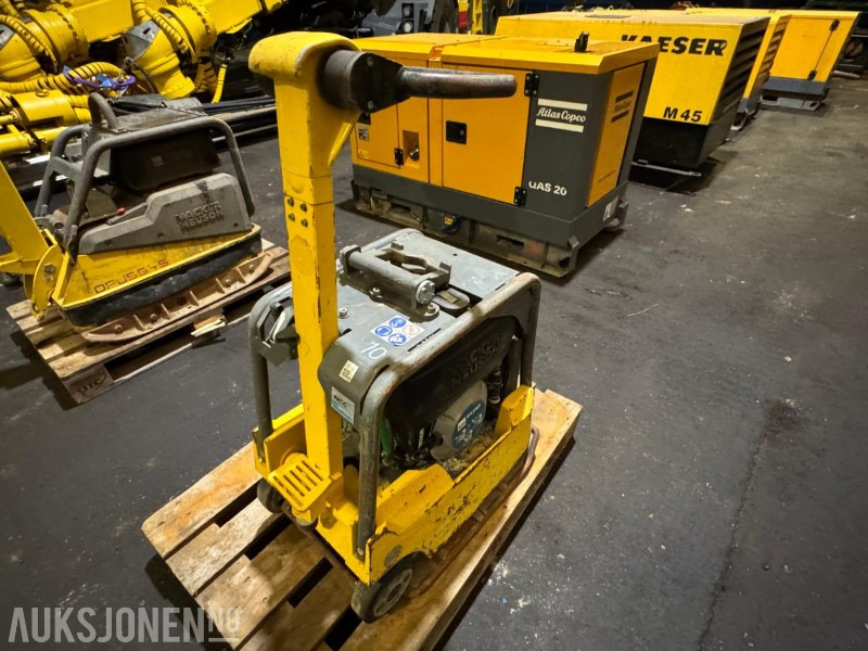 2014 Wacker Neuson DPU 3750 Hets vibroplate - Roller: picture 3 2014 Wacker Neuson DPU 3750 Hets vibroplate - Roller: picture 3