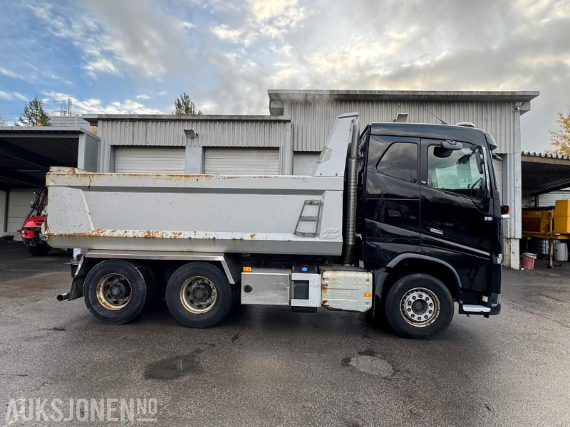 2015 Volvo FH16-660 6X4 Euro6T Brøyterigget tippbil – Servicehistorikk– 144 449 km - Tipper: picture 4 2015 Volvo FH16-660 6X4 Euro6T Brøyterigget tippbil – Servicehistorikk– 144 449 km - Tipper: picture 4