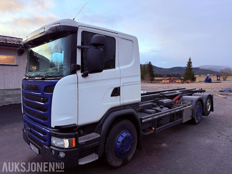2016 Scania G450 EURO 6 444933 km - Styrbar boggi og Webasto - Hook lift truck: picture 1 2016 Scania G450 EURO 6 444933 km - Styrbar boggi og Webasto - Hook lift truck: picture 1