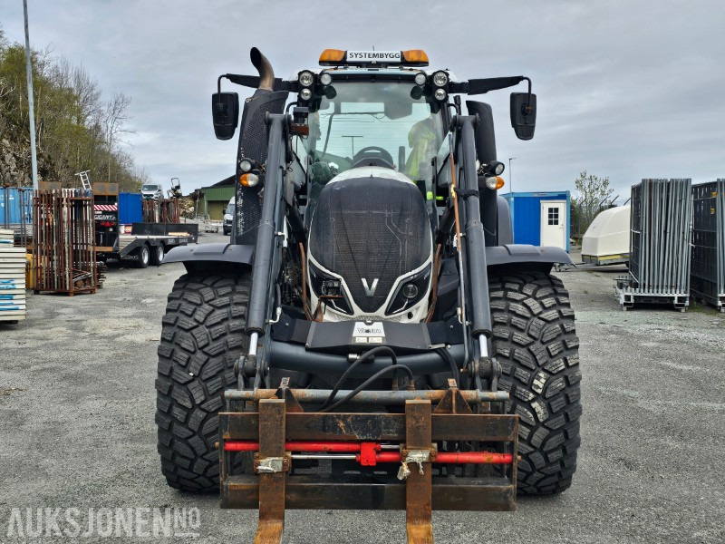 2016 Valtra T144D - Direct - Laster - Luft - 50 km/t - 3 -Medfølger skuffe - Farm tractor: picture 4 2016 Valtra T144D - Direct - Laster - Luft - 50 km/t - 3 -Medfølger skuffe - Farm tractor: picture 4
