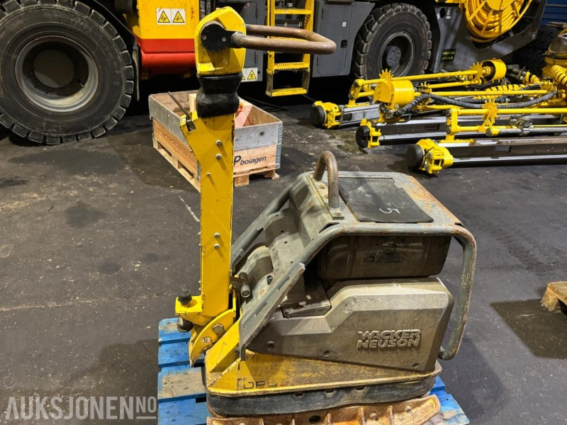 2016 Wacker Neuson DPU6555 Heh vibroplate - Roller: picture 5 2016 Wacker Neuson DPU6555 Heh vibroplate - Roller: picture 5