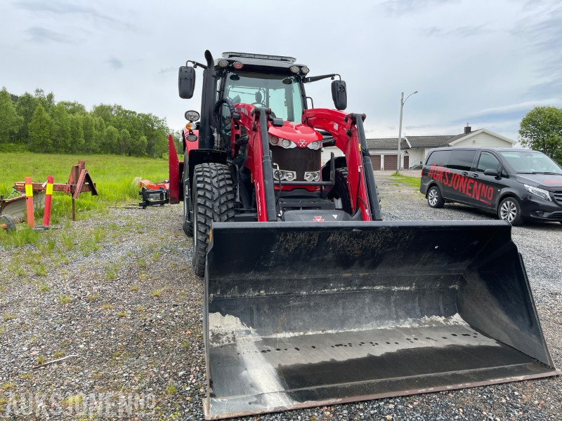 2017 Massey Ferguson 6714 S Dyna VT * Eu Godkjent * 2504 Timer * - Farm tractor: picture 4 2017 Massey Ferguson 6714 S Dyna VT * Eu Godkjent * 2504 Timer * - Farm tractor: picture 4