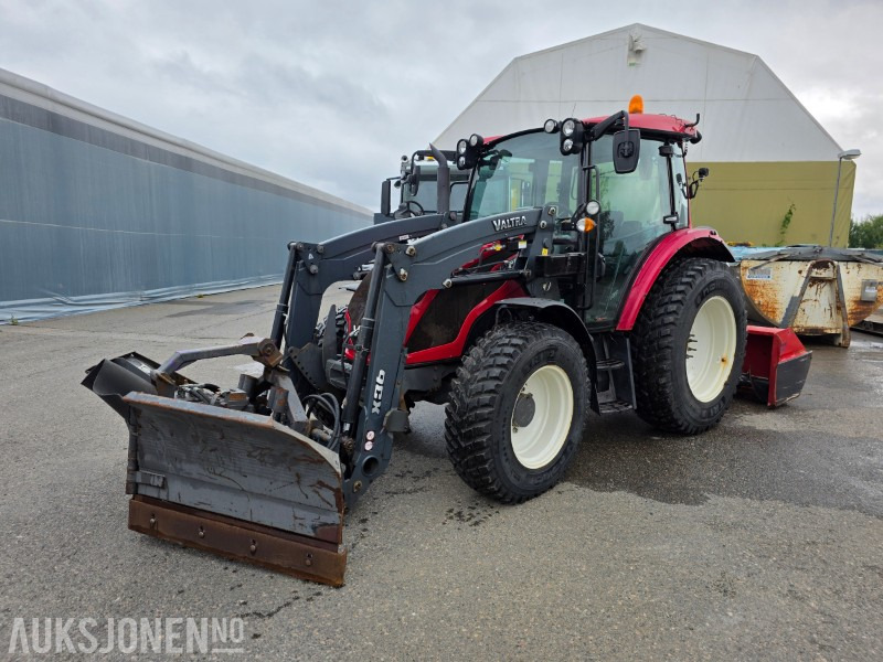 2018 Valtra A94 traktor med mye snøutstyr 981 timer - Farm tractor: picture 1 2018 Valtra A94 traktor med mye snøutstyr 981 timer - Farm tractor: picture 1