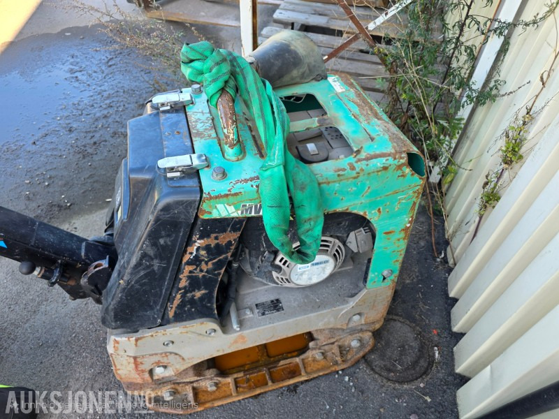 2019 Mikasa MVH-408D SZ Vibroplate med breddevinger - Roller: picture 5 2019 Mikasa MVH-408D SZ Vibroplate med breddevinger - Roller: picture 5