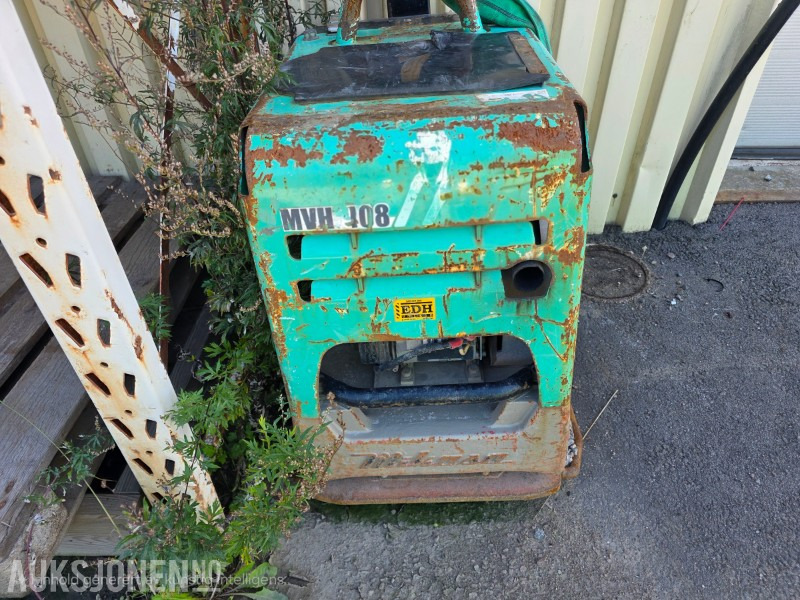 2019 Mikasa MVH-408D SZ Vibroplate med breddevinger - Roller: picture 4 2019 Mikasa MVH-408D SZ Vibroplate med breddevinger - Roller: picture 4