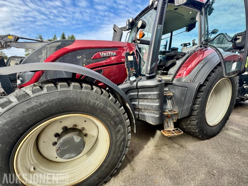 2019 Valtra T234 - Traktor - Frontlaster - Skuffe - Eu-godkjent til 12/25 - Timer: 3543 - Farm tractor: picture 4 2019 Valtra T234 - Traktor - Frontlaster - Skuffe - Eu-godkjent til 12/25 - Timer: 3543 - Farm tractor: picture 4