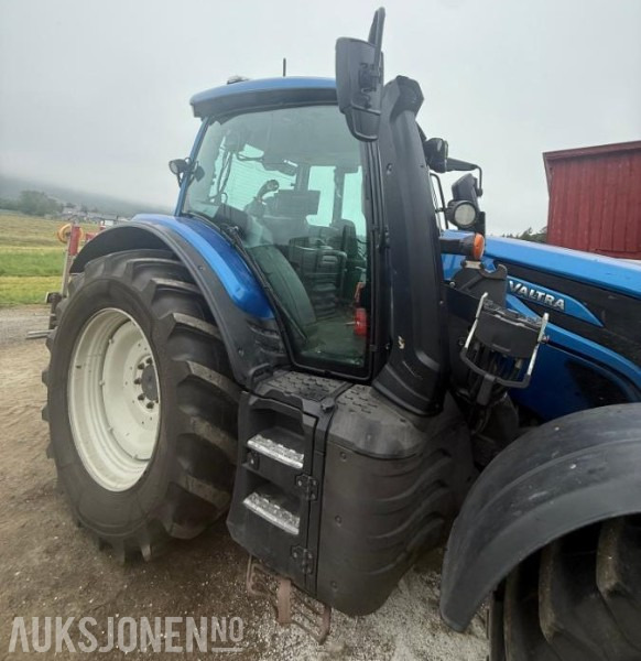 2020 Traktor - Valtra N174 med Ducker 700 klippepanne og frontlaster - Farm tractor: picture 2 2020 Traktor - Valtra N174 med Ducker 700 klippepanne og frontlaster - Farm tractor: picture 2