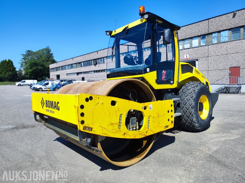 2021 Bomag 213D-5 Valsetog - KUN 572 TIMER - Roller: picture 3 2021 Bomag 213D-5 Valsetog - KUN 572 TIMER - Roller: picture 3