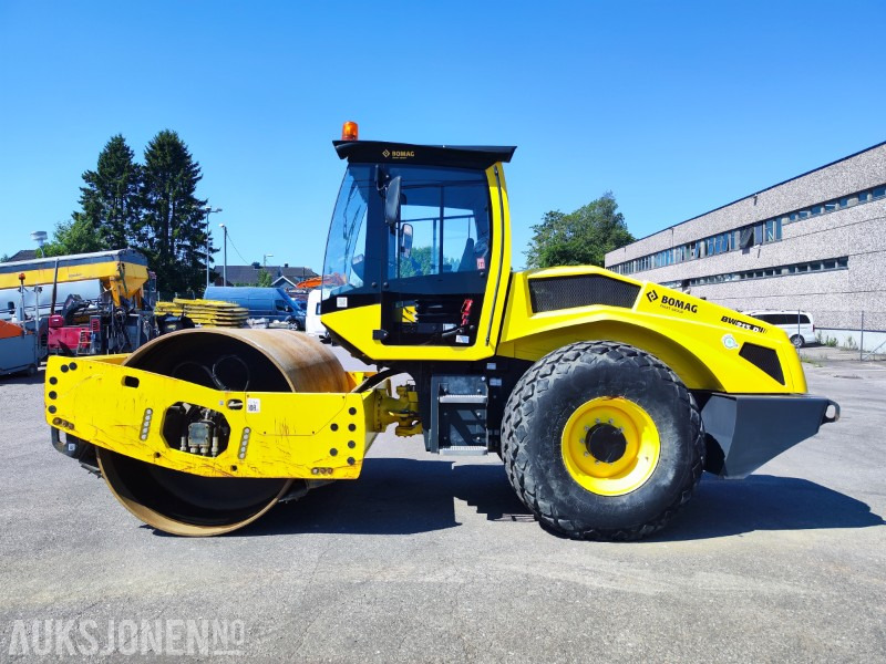 2021 Bomag 213D-5 Valsetog - KUN 572 TIMER - Roller: picture 2 2021 Bomag 213D-5 Valsetog - KUN 572 TIMER - Roller: picture 2
