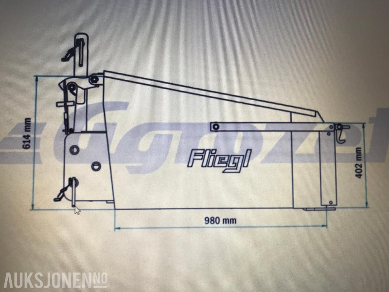 1900 Fliegle 150 cm Transport skuffe med tipp ramme - Agricultural machinery: picture 5 1900 Fliegle 150 cm Transport skuffe med tipp ramme - Agricultural machinery: picture 5