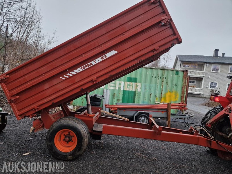 1993 Terra T-103 4 tonns henger med hydrauliske bremser 3 sett karmer og presenning - Agricultural machinery: picture 1 1993 Terra T-103 4 tonns henger med hydrauliske bremser 3 sett karmer og presenning - Agricultural machinery: picture 1