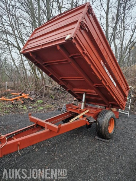 1993 Terra T-103 4 tonns henger med hydrauliske bremser 3 sett karmer og presenning - Agricultural machinery: picture 2 1993 Terra T-103 4 tonns henger med hydrauliske bremser 3 sett karmer og presenning - Agricultural machinery: picture 2