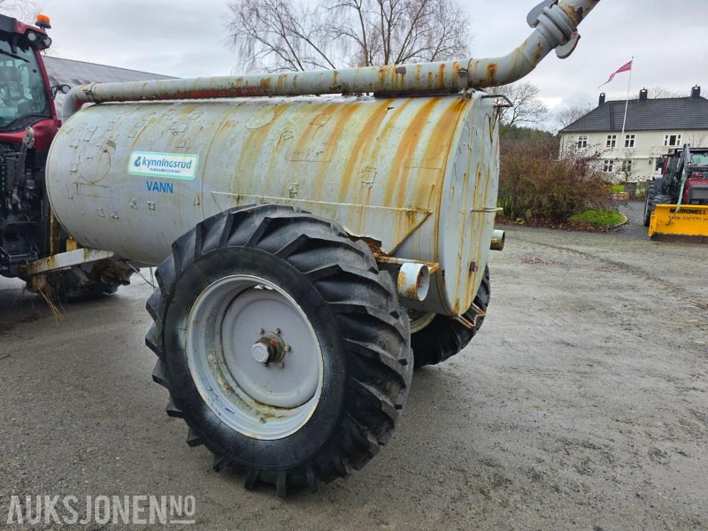 1995 Vannvogn 6000liter til traktor - Agricultural machinery: picture 2 1995 Vannvogn 6000liter til traktor - Agricultural machinery: picture 2