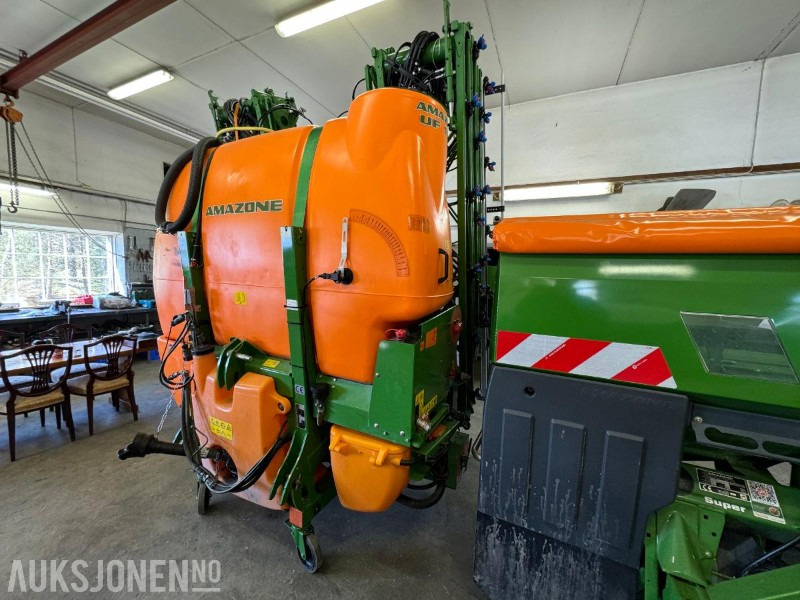 2011 amazonen uf 1801 21 meter m/ front tank - Agricultural machinery: picture 1 2011 amazonen uf 1801 21 meter m/ front tank - Agricultural machinery: picture 1