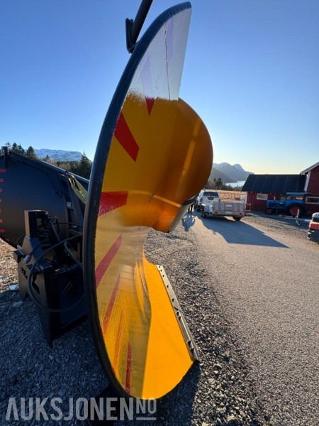 Agricultural machinery 2015 Steinsland SP 2700 - Spissplog med paralellogram - Feste for brøyteplate - Nymalt: picture 10 Agricultural machinery 2015 Steinsland SP 2700 - Spissplog med paralellogram - Feste for brøyteplate - Nymalt: picture 10