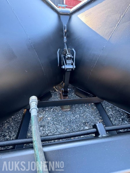 Agricultural machinery 2015 Steinsland SP 2700 - Spissplog med paralellogram - Feste for brøyteplate - Nymalt: picture 20 Agricultural machinery 2015 Steinsland SP 2700 - Spissplog med paralellogram - Feste for brøyteplate - Nymalt: picture 20