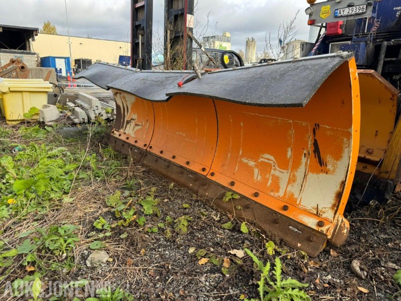 2018 Schmidt Tarron MS-C 27 | 270cm fjærbelastet snøskjær / brøyteplog m/ hydraulisk sving | trepunkt - Agricultural machinery: picture 1 2018 Schmidt Tarron MS-C 27 | 270cm fjærbelastet snøskjær / brøyteplog m/ hydraulisk sving | trepunkt - Agricultural machinery: picture 1