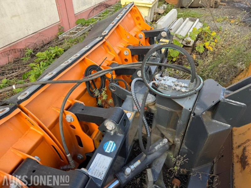 2018 Schmidt Tarron MS-C 27 | 270cm fjærbelastet snøskjær / brøyteplog m/ hydraulisk sving | trepunkt - Agricultural machinery: picture 3 2018 Schmidt Tarron MS-C 27 | 270cm fjærbelastet snøskjær / brøyteplog m/ hydraulisk sving | trepunkt - Agricultural machinery: picture 3