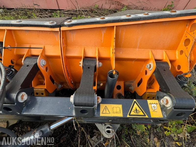 2018 Schmidt Tarron MS-C 27 | 270cm fjærbelastet snøskjær / brøyteplog m/ hydraulisk sving | trepunkt - Agricultural machinery: picture 5 2018 Schmidt Tarron MS-C 27 | 270cm fjærbelastet snøskjær / brøyteplog m/ hydraulisk sving | trepunkt - Agricultural machinery: picture 5