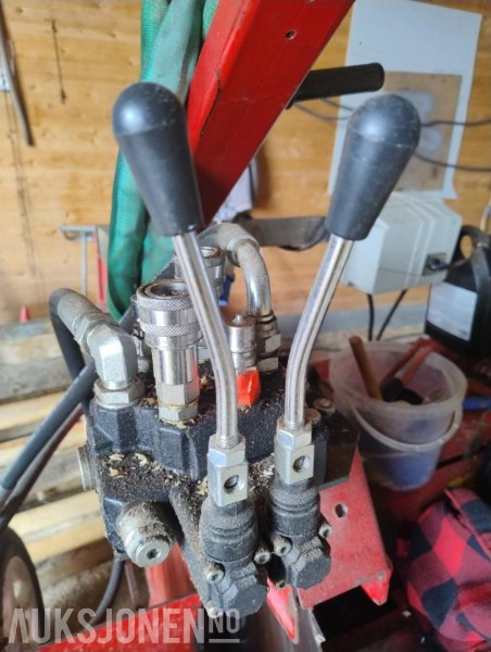 2025 Wee Stokk Løft Elektrisk hydraulisk motor Tannvalse med mating - Agricultural machinery: picture 4 2025 Wee Stokk Løft Elektrisk hydraulisk motor Tannvalse med mating - Agricultural machinery: picture 4