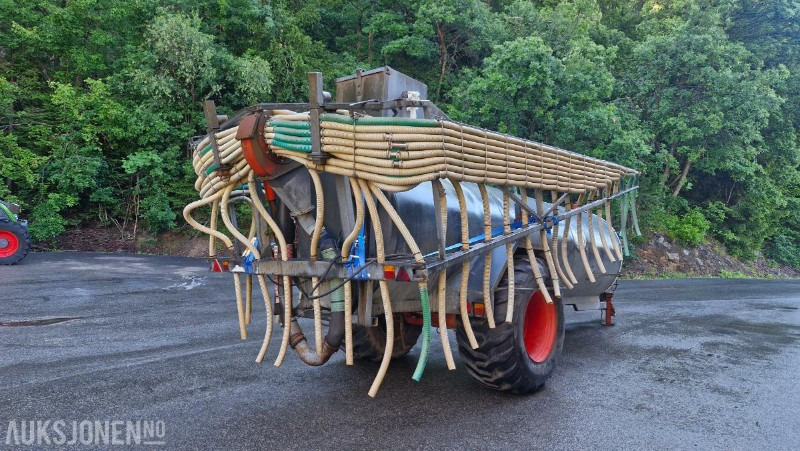Harsø Tankvogn med slangespreder og store 700-hjul (Trelleborg) - Agricultural machinery: picture 4 Harsø Tankvogn med slangespreder og store 700-hjul (Trelleborg) - Agricultural machinery: picture 4