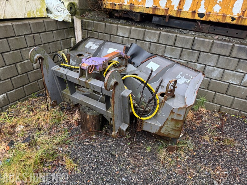 1999 Andre Holms KHV 240 snøplog med BM-feste selges - Attachment for Construction machinery: picture 1 1999 Andre Holms KHV 240 snøplog med BM-feste selges - Attachment for Construction machinery: picture 1