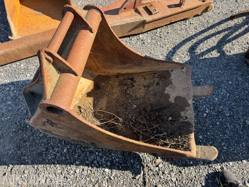 2000 SMP graveskuffe med tenner. S50 feste, 285 liter - Attachment for Construction machinery: picture 1 2000 SMP graveskuffe med tenner. S50 feste, 285 liter - Attachment for Construction machinery: picture 1