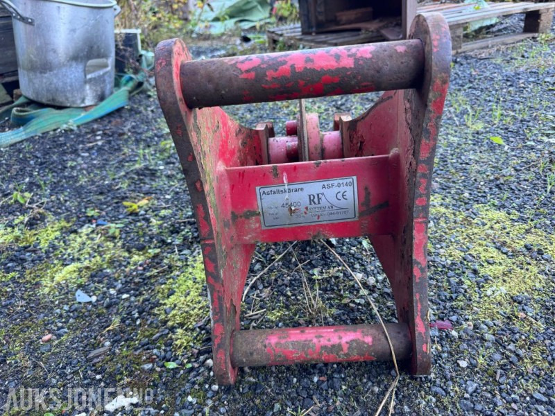 Asfalthjul RF System AB – S40 feste - Attachment for Construction machinery: picture 4 Asfalthjul RF System AB – S40 feste - Attachment for Construction machinery: picture 4