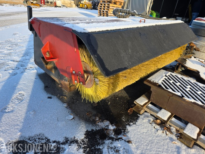 Bucket feieaggregat 188 cm bredt til bobcat - Attachment for Construction machinery: picture 1 Bucket feieaggregat 188 cm bredt til bobcat - Attachment for Construction machinery: picture 1