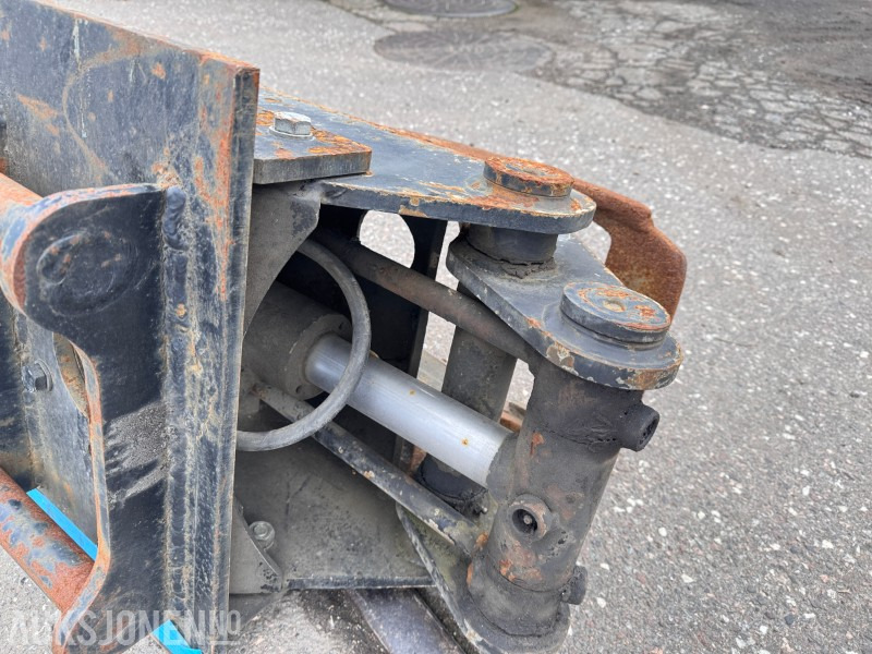 Gripeklo med S40 feste - Attachment for Construction machinery: picture 3 Gripeklo med S40 feste - Attachment for Construction machinery: picture 3