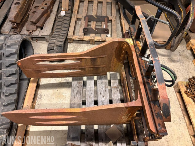 Attachment for Construction machinery KLYPE TIL TOYOTA 3T TRUCK: picture 1