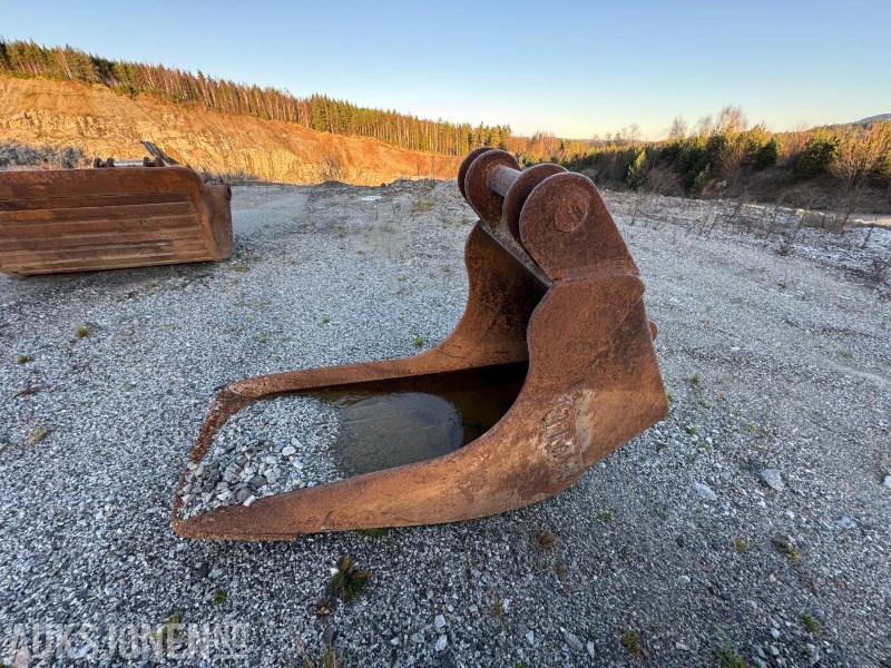 Smalskuffe med KM feste - Attachment for Construction machinery: picture 2 Smalskuffe med KM feste - Attachment for Construction machinery: picture 2