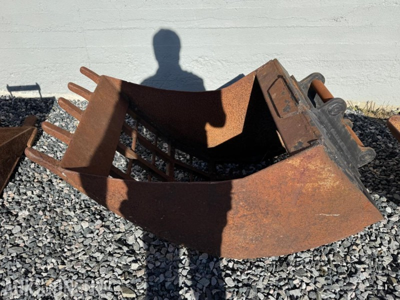 Sorteringsskuffe med tann / S40 feste - Attachment for Construction machinery: picture 2 Sorteringsskuffe med tann / S40 feste - Attachment for Construction machinery: picture 2