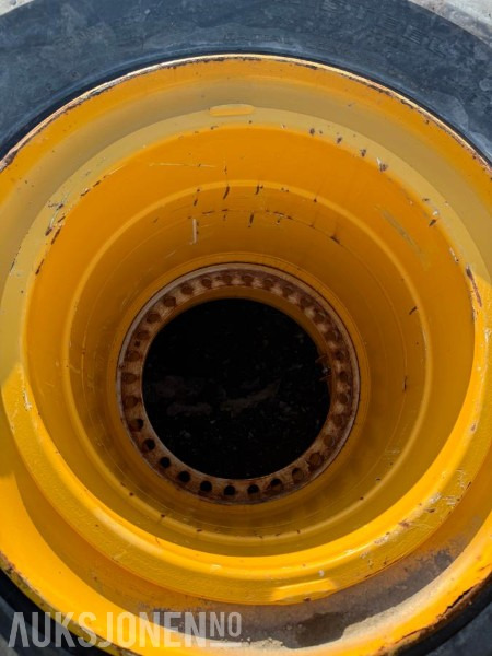 Volvo A40F - Brukt dumperdekk 29,5x25 - Attachment for Construction machinery: picture 4 Volvo A40F - Brukt dumperdekk 29,5x25 - Attachment for Construction machinery: picture 4
