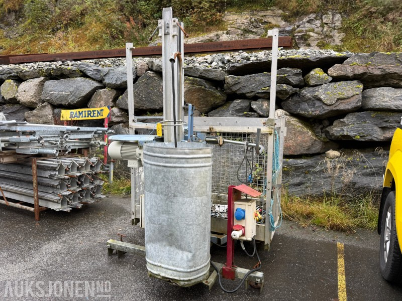Geda 300Z / ZG Vareheis / byggeheis – 300 kg – komplett med mast - Aerial platform: picture 2 Geda 300Z / ZG Vareheis / byggeheis – 300 kg – komplett med mast - Aerial platform: picture 2