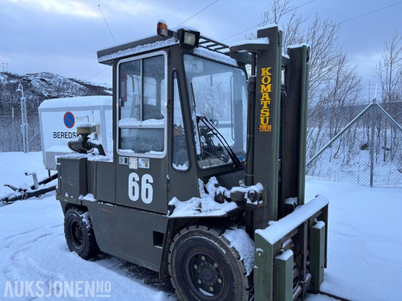 1986 Komatsu FD-45-T4 motvekts truck - Material handling equipment: picture 2 1986 Komatsu FD-45-T4 motvekts truck - Material handling equipment: picture 2