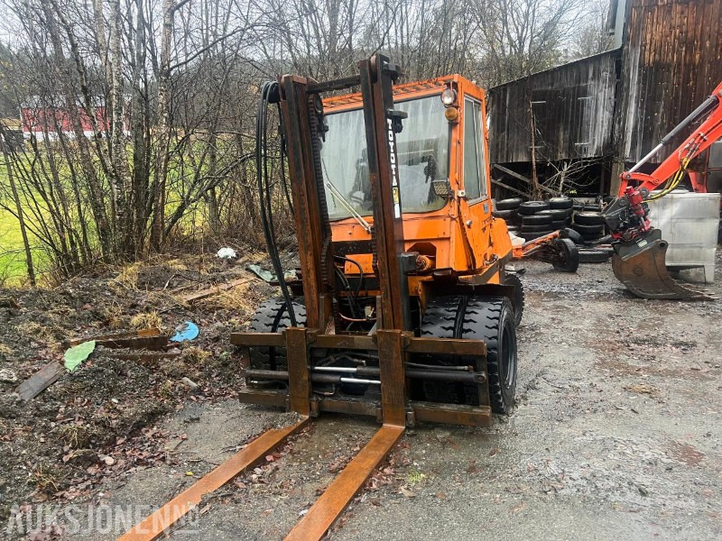 1990 Toyota 02- 3 FD40. Truck med sideforskyvning - MVA-FRI - Material handling equipment: picture 3 1990 Toyota 02- 3 FD40. Truck med sideforskyvning - MVA-FRI - Material handling equipment: picture 3