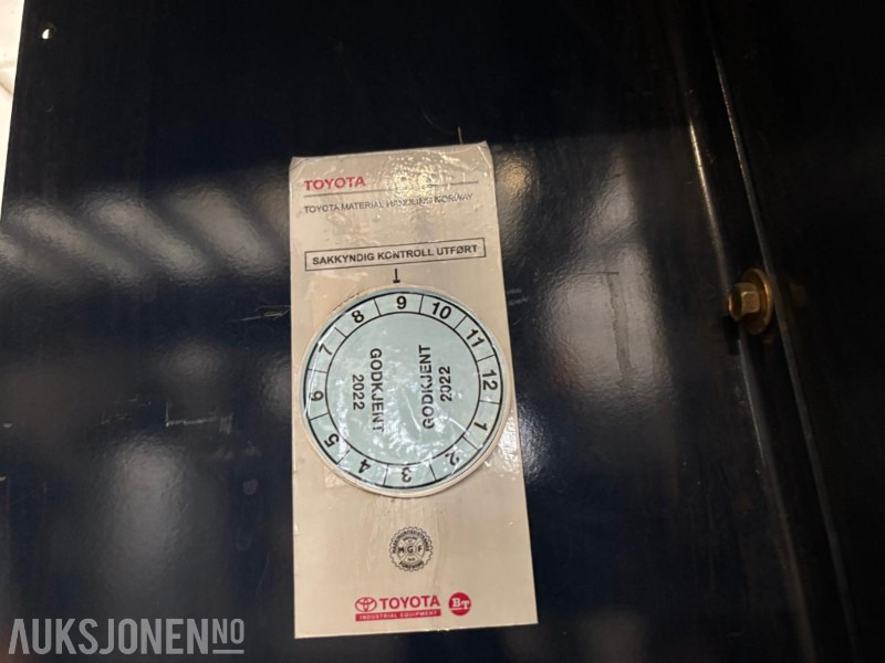 1993 Komatsu FD25T-11E dieseltruck - Material handling equipment: picture 5 1993 Komatsu FD25T-11E dieseltruck - Material handling equipment: picture 5