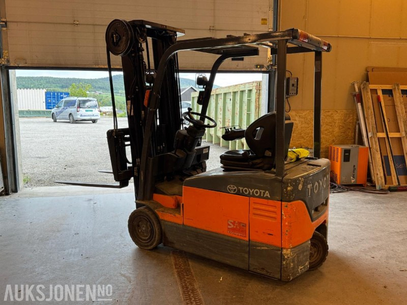 2005 Toyota 7FBEF15 gaffeltruck / 5 meter løftehøyde - Material handling equipment: picture 2 2005 Toyota 7FBEF15 gaffeltruck / 5 meter løftehøyde - Material handling equipment: picture 2