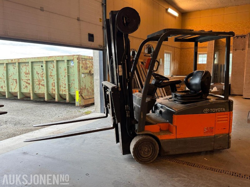 2005 Toyota 7FBEF15 gaffeltruck / 5 meter løftehøyde - Material handling equipment: picture 1 2005 Toyota 7FBEF15 gaffeltruck / 5 meter løftehøyde - Material handling equipment: picture 1