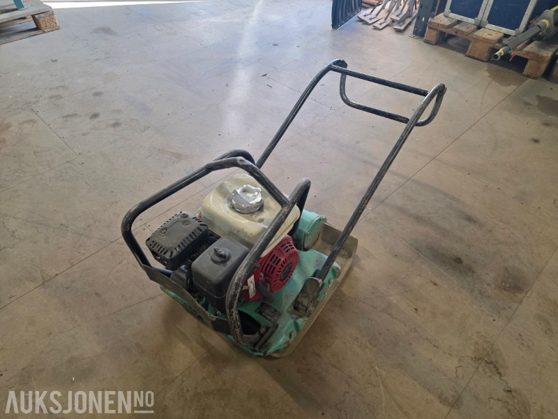 Mikasa MVC-T90HVAS Vibroplate - Roller: picture 2 Mikasa MVC-T90HVAS Vibroplate - Roller: picture 2