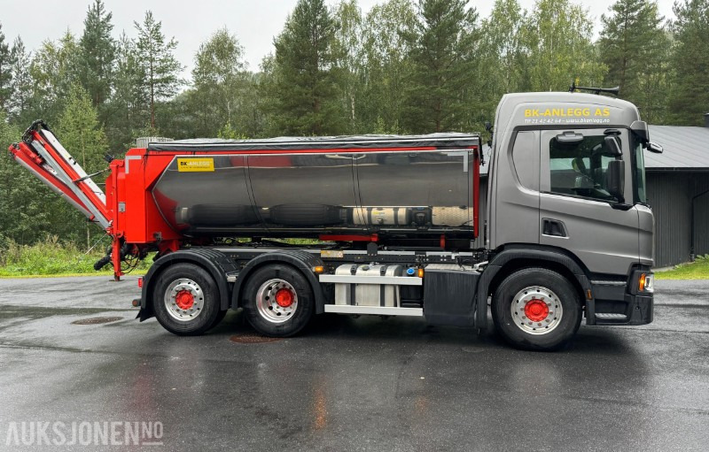 2020 Scania P450 asfalt - spriderbil m/ ReCo Drive | automat | 3-akslet - Municipal/ Special vehicle: picture 4 2020 Scania P450 asfalt - spriderbil m/ ReCo Drive | automat | 3-akslet - Municipal/ Special vehicle: picture 4