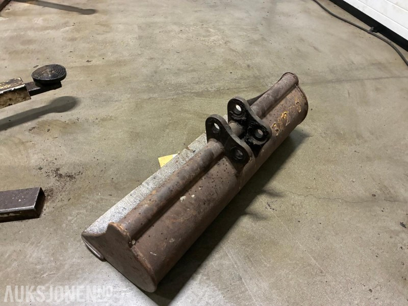 Pusseskuff til minigraver - stått på Volvo EC15 - ingen minstepris - Construction equipment: picture 3 Pusseskuff til minigraver - stått på Volvo EC15 - ingen minstepris - Construction equipment: picture 3