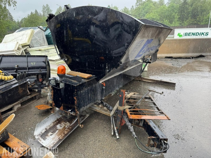 Sprider asfaltbalje | 5 tonn dunk | hydraulikk løft til vibroplate - Truck: picture 1 Sprider asfaltbalje | 5 tonn dunk | hydraulikk løft til vibroplate - Truck: picture 1