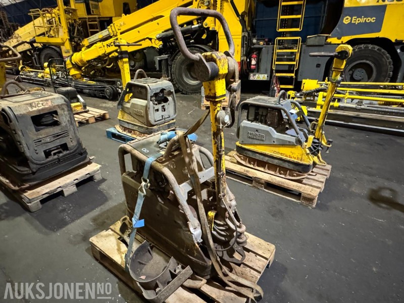 Wacker Neuson vibroplate - Roller: picture 3 Wacker Neuson vibroplate - Roller: picture 3