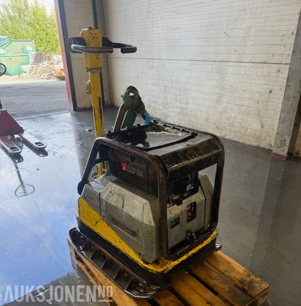 Wacker Supra Vibroplate - Roller: picture 2 Wacker Supra Vibroplate - Roller: picture 2