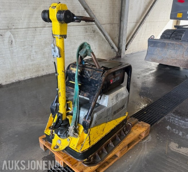Wacker Supra Vibroplate - Roller: picture 1 Wacker Supra Vibroplate - Roller: picture 1