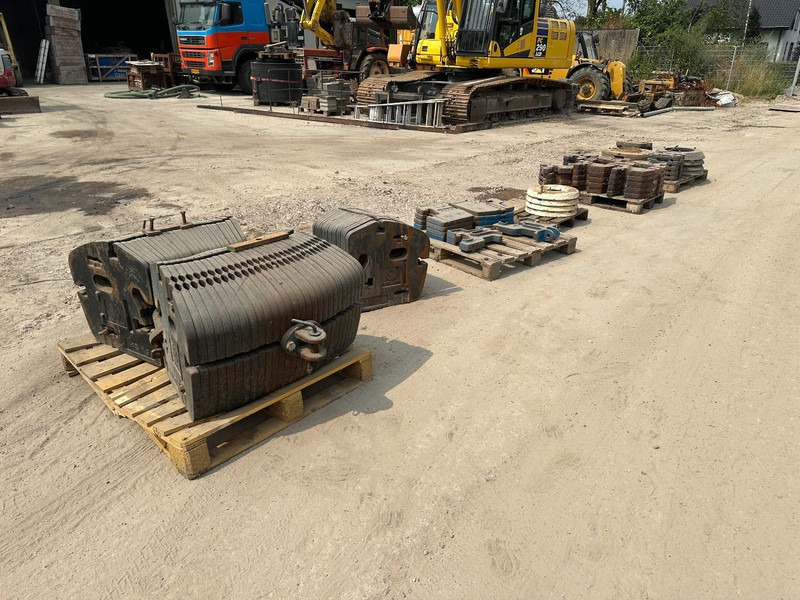 Fiat Gewichten Front weights / Wheel weights - Farm tractor: picture 1 Fiat Gewichten Front weights / Wheel weights - Farm tractor: picture 1