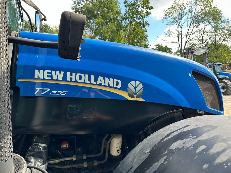 Farm tractor New Holland T7.235 Power Command: picture 14